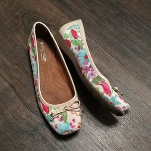 ✨Host Pick✨Naturalizer N5 Comfort Floral Flat
